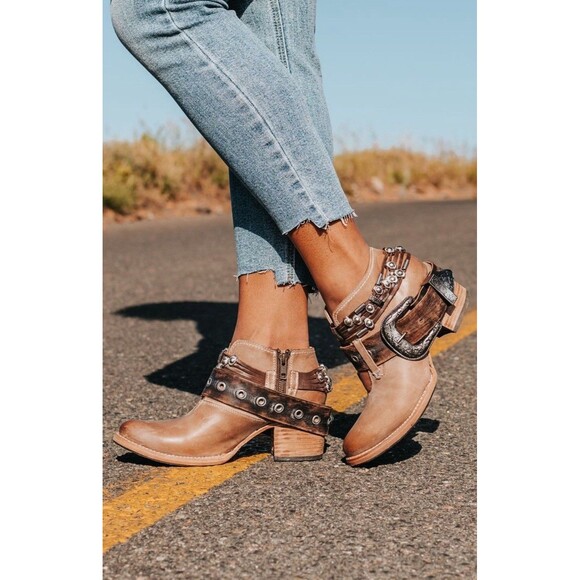 Freebird By Steven SALOON Taupe Tan Leather Western Belted Boots Womens Size 8 - Picture 2 of 16